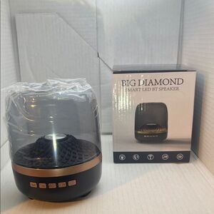 Diamond Supply Co. Black and Gold Smart LED Speaker